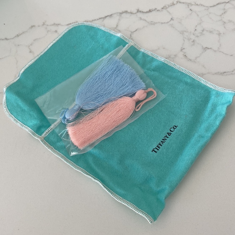 Tiffany & Co. Sterling silver baby comb with pink & blue tassel - Picture 6 of 12